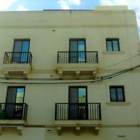 Studio Flat With Large Terrace * Santa Vennera